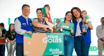 Em evento do Goiás Social na região Noroeste, Gracinha Caiado entrega 1,1 mil cartões do Aluguel Social e 818 do Mães de Goiás